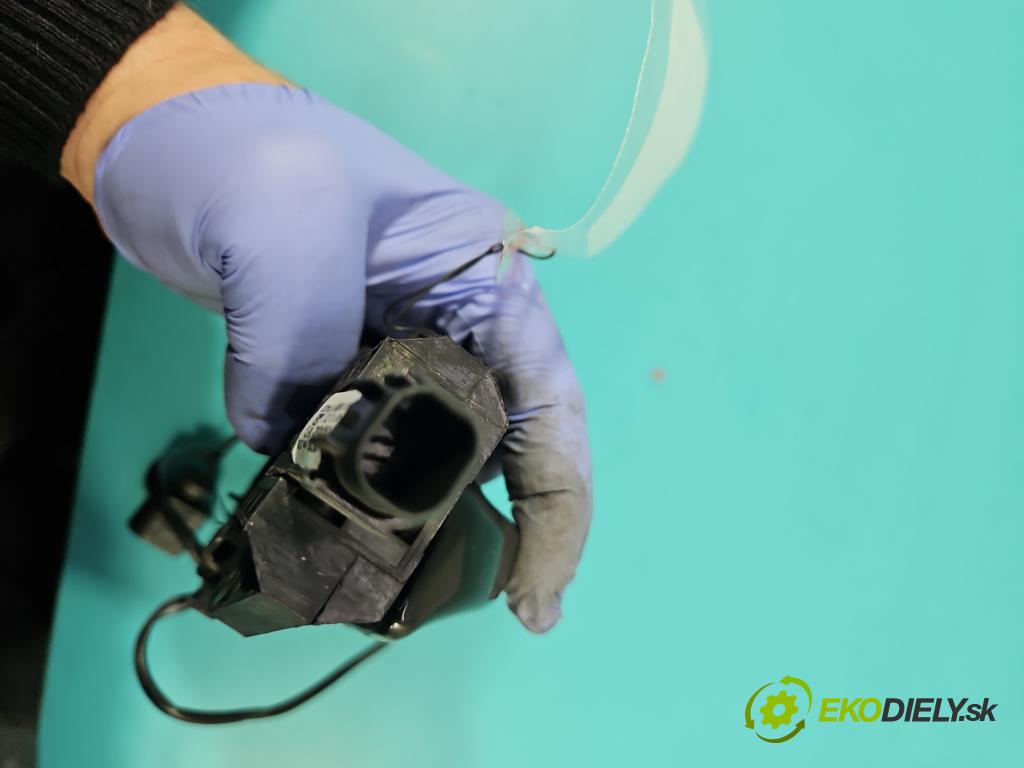 Porsche Cayenne II 2010-2017 4.8 V8 Turbo 500KM automatic 368 kW 4806 cm3 5- klika přední pravé 5N0839885 (Klika dveří ostatní)