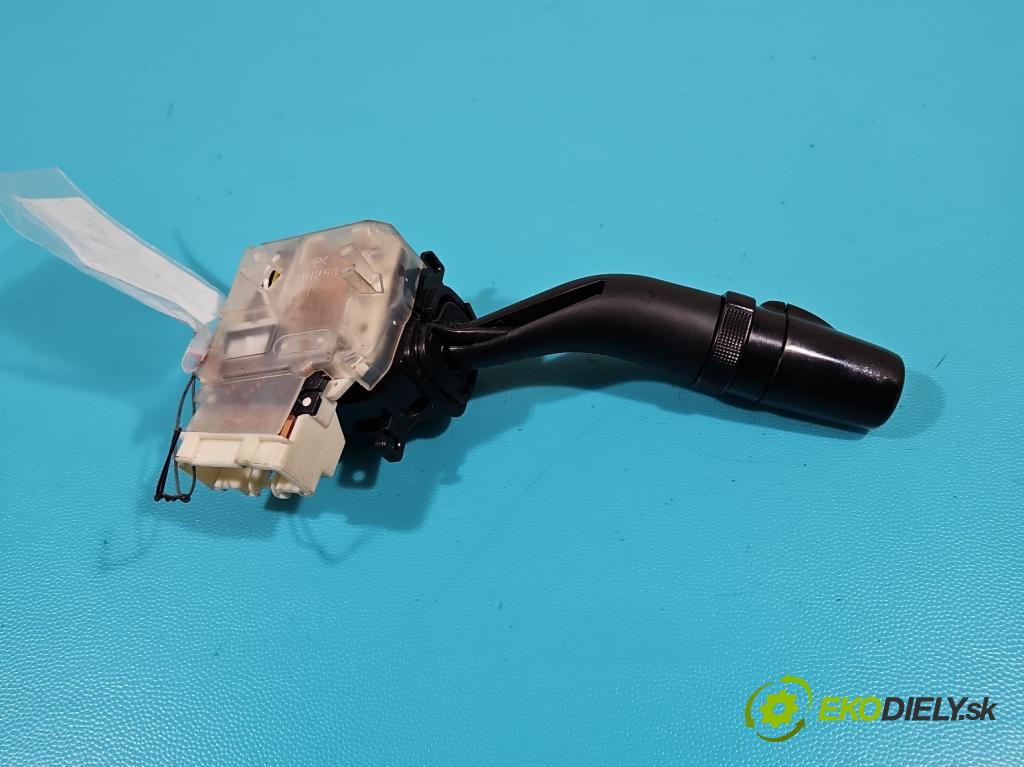 Mazda Cx-7 2.3 T 260 hp manual 191 kW 2261 cm3 5- Přepínač blinkry: 17A0895 (Ovládaní topení a přepínače)