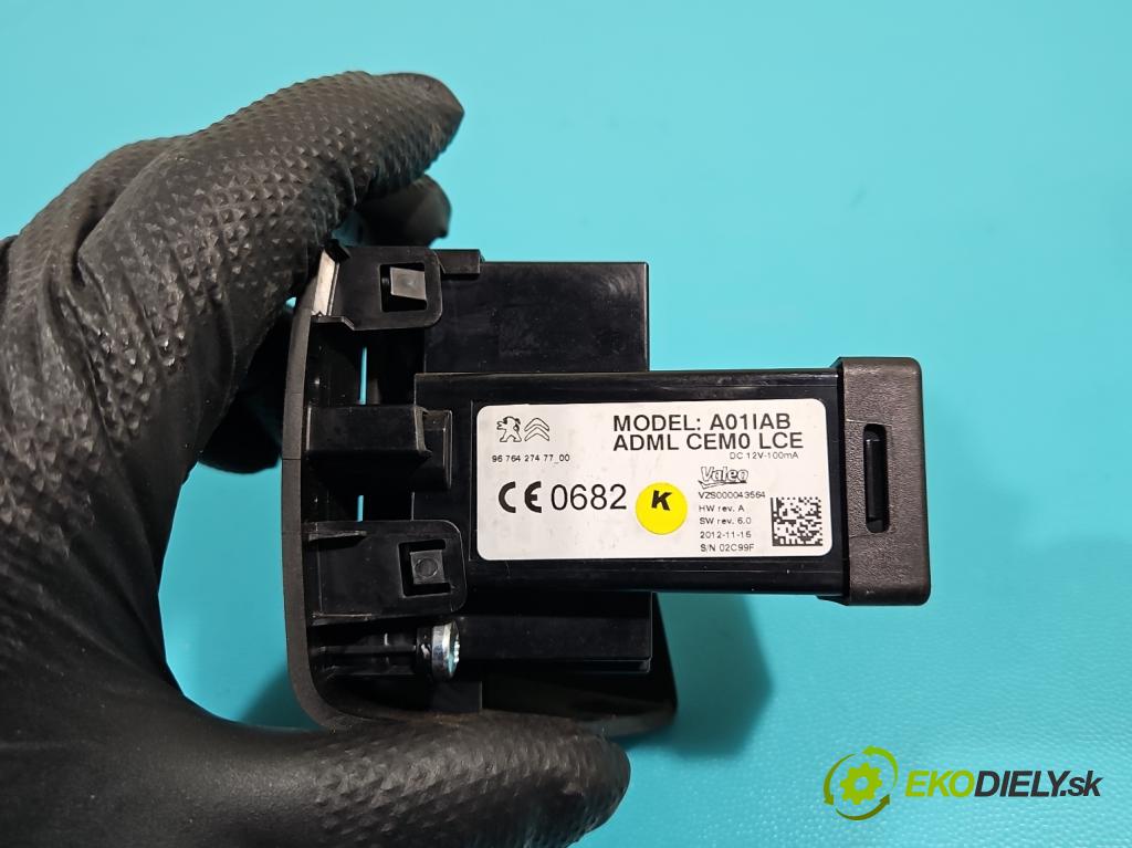 Citroen DS5 2011-2015 1.6 THP 156 HP automatic 115 kW 1598 cm3 5- Spínačka 967642747700 (Spínacie skrinky a kľúče)