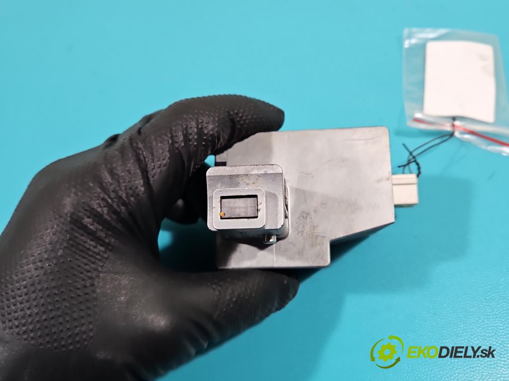 Citroen DS5 2011-2015 1.6 THP 156 HP automatic 115 kW 1598 cm3 5- Blokáda: řízení: 9673759980 (Ostatné)