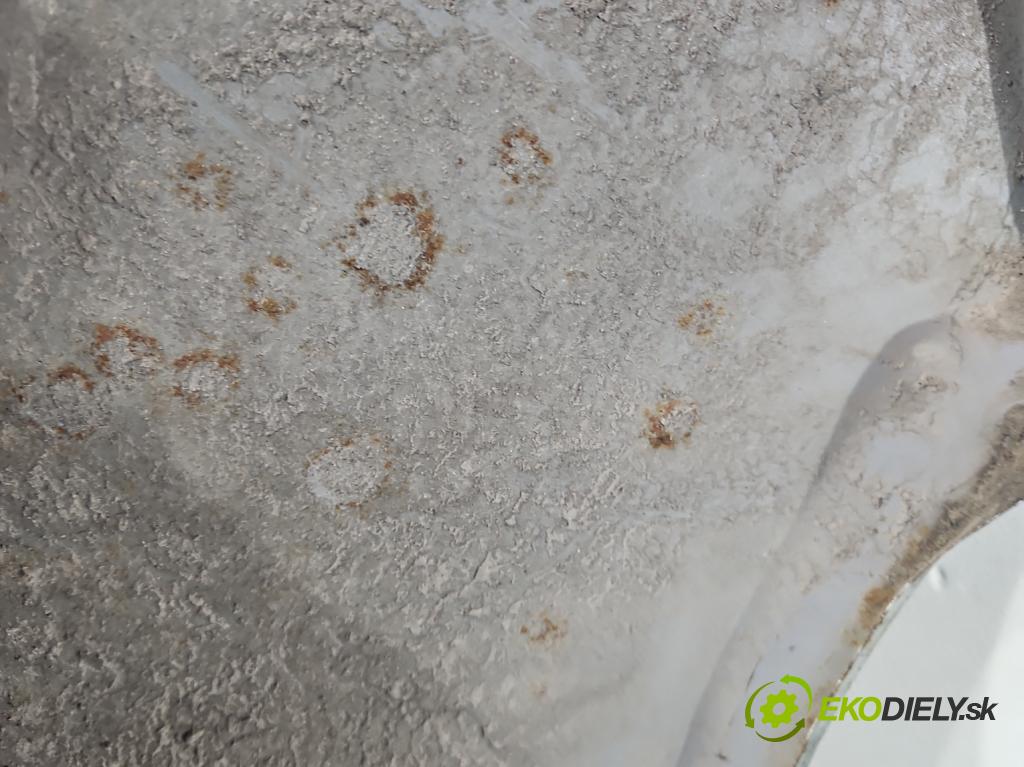 Toyota Yaris I 1999-2005 1.0 vvti 68 hp manual 50 kW 998 cm3 3- blatnik přední levý  (Predné ľavé)