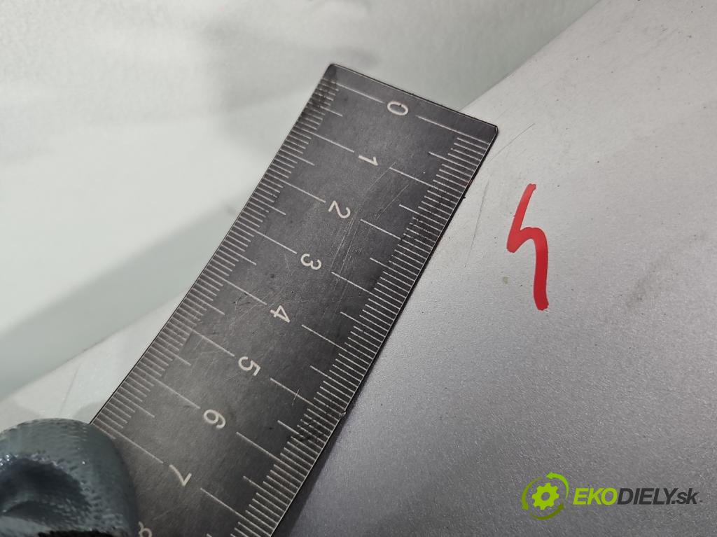 Toyota Yaris I 1999-2005 1.0 vvti 68 hp manual 50 kW 998 cm3 3- blatnik přední levý  (Predné ľavé)