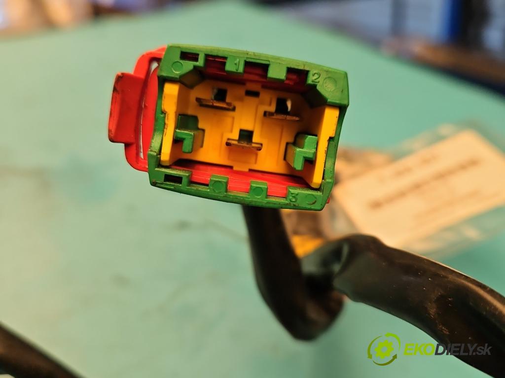 Citroen C2 1.4 hdi 68 HP manual 50 kW 1398 cm3 3- Spínačka (Spínacie skrinky a kľúče)