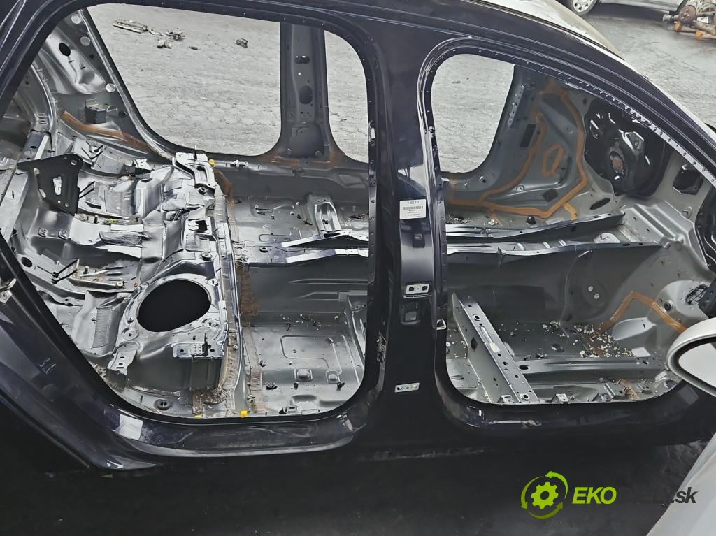 Volvo V90 2016- 2.0 D5 235 HP automatic 173 kW 1969 cm3 5- Práh: pravý  (Ostatné)