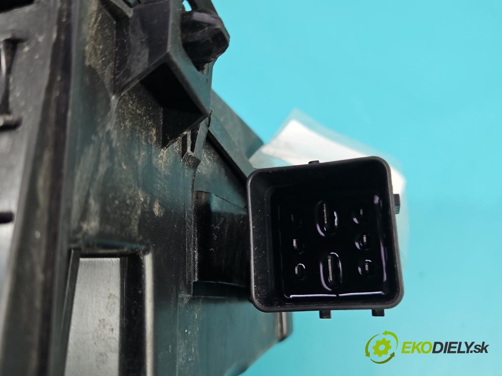 Toyota Proace II 2016- 2.0 D4D 122 hp manual 90 kW 1997 cm3 5- skříňka pojistková 9678633380 (Pojistkové skříňky)