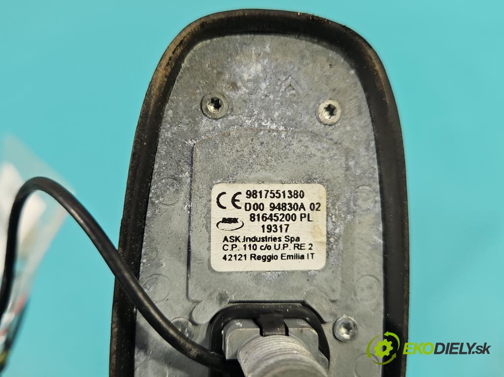 Toyota Proace II 2016- 2.0 D4D 122 HP manual 90 kW 1997 cm3 5- Antena 9817551380