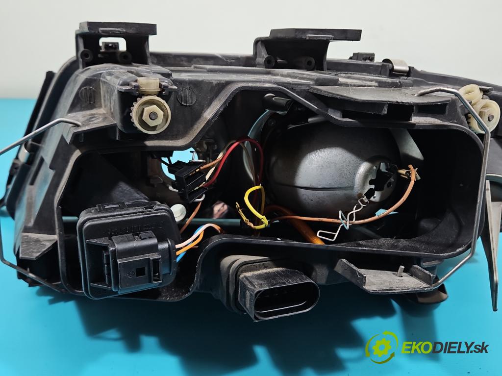 Audi A6 C5 1997-2004 2.4 V6 165 HP automatic 121 kW 2393 cm3 5- Reflektor: pravý  (Pravé)