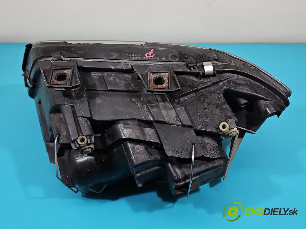 Audi A6 C5 1997-2004 2.4 V6 165 HP automatic 121 kW 2393 cm3 5- Reflektor: pravý  (Pravé)