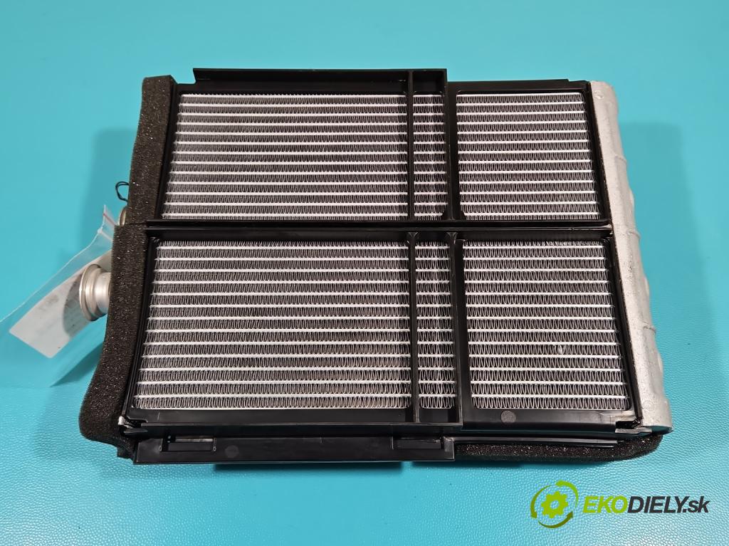 Volvo V90 2016- 2.0 D5 235 hp automatic 173 kW 1969 cm3 5- radiátor EK701002 (Radiátory topení)