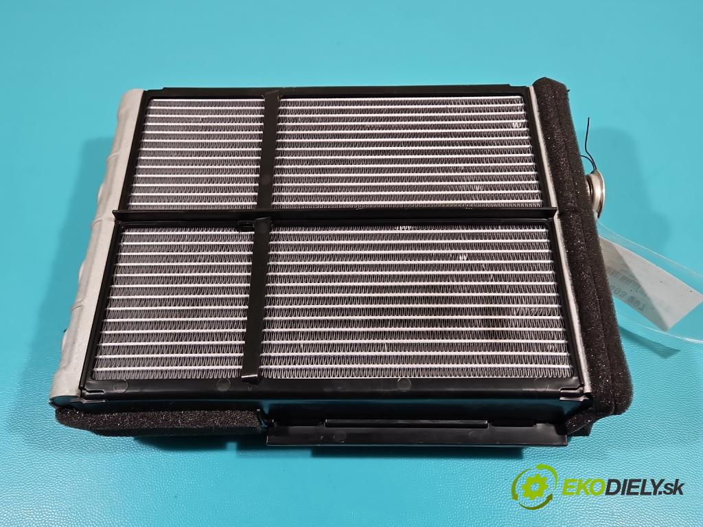 Volvo V90 2016- 2.0 D5 235 hp automatic 173 kW 1969 cm3 5- radiátor EK701002 (Radiátory topení)