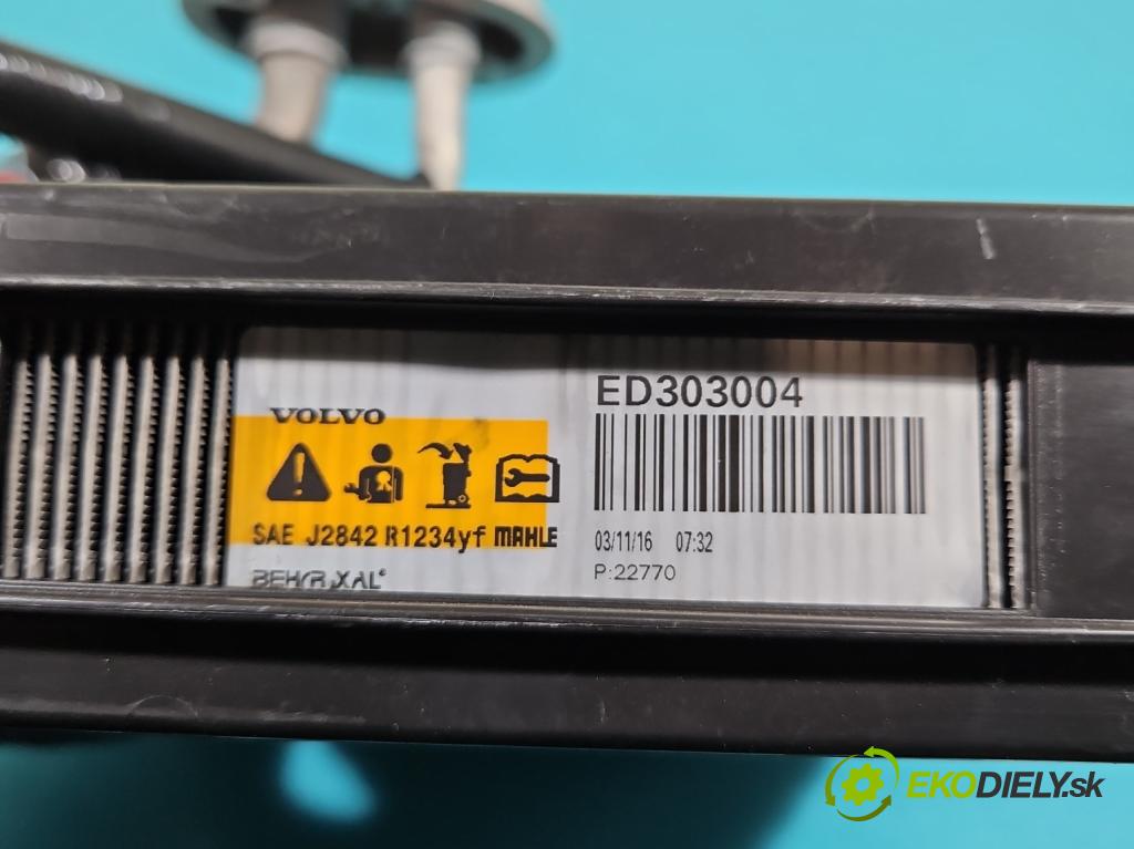 Volvo V90 2016- 2.0 D5 235 hp automatic 173 kW 1969 cm3 5- radiátor ED303004 (Radiátory topení)