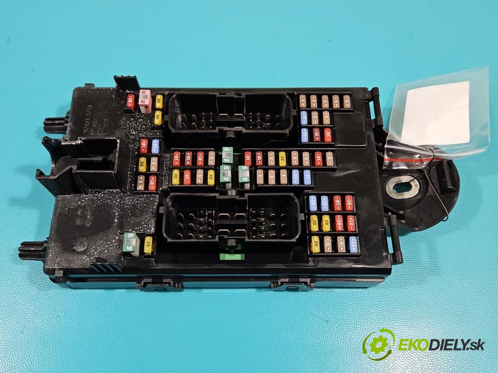 Volvo V90 2016- 2.0 D5 235 hp automatic 173 kW 1969 cm3 5- skříňka pojistková 31346672 (Pojistkové skříňky)