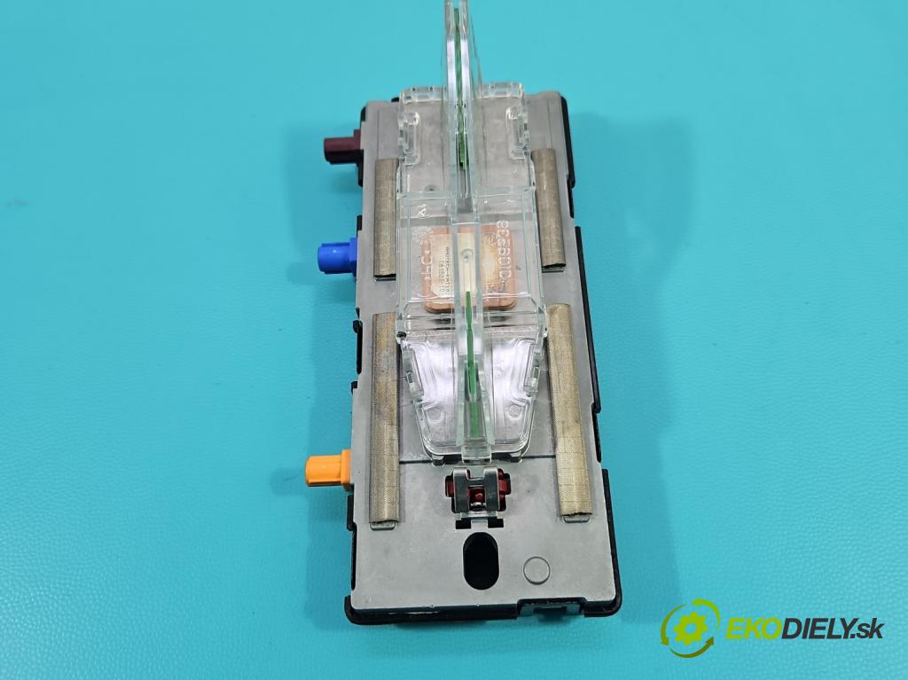Volvo V90 2016- 2.0 D5 235 HP automatic 173 kW 1969 cm3 5- Antena 31346765