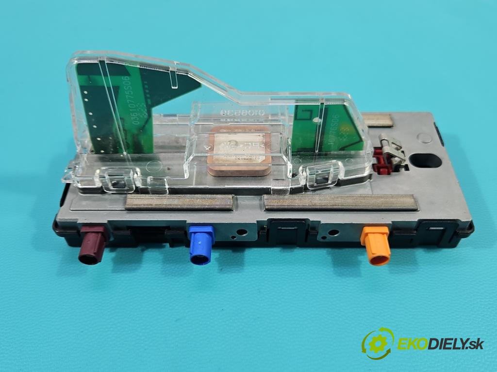 Volvo V90 2016- 2.0 D5 235 hp automatic 173 kW 1969 cm3 5- Antena 31346765