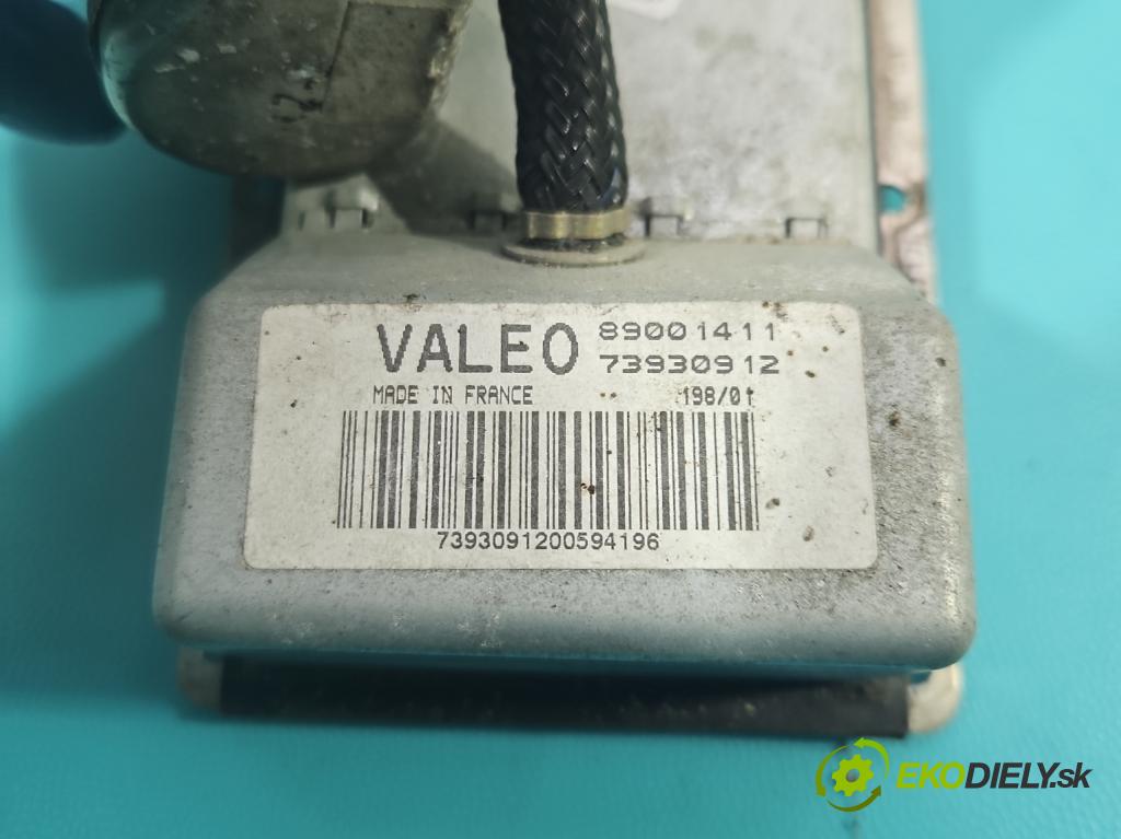 Renault Laguna II 2001-2007 1.8 16V 120 HP manual 88 kW 1783 cm3 5- střídač: xenon 89001411 (Riadiaca jednotka xenónu)