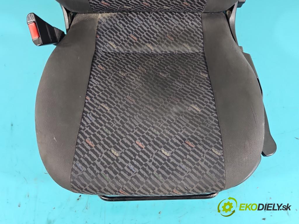 Opel Astra II 1998-2009 1.7 dti 75 HP manual 55 kW 1686 cm3 5- Sedačka ľavý  (Sedačky, sedadlá)