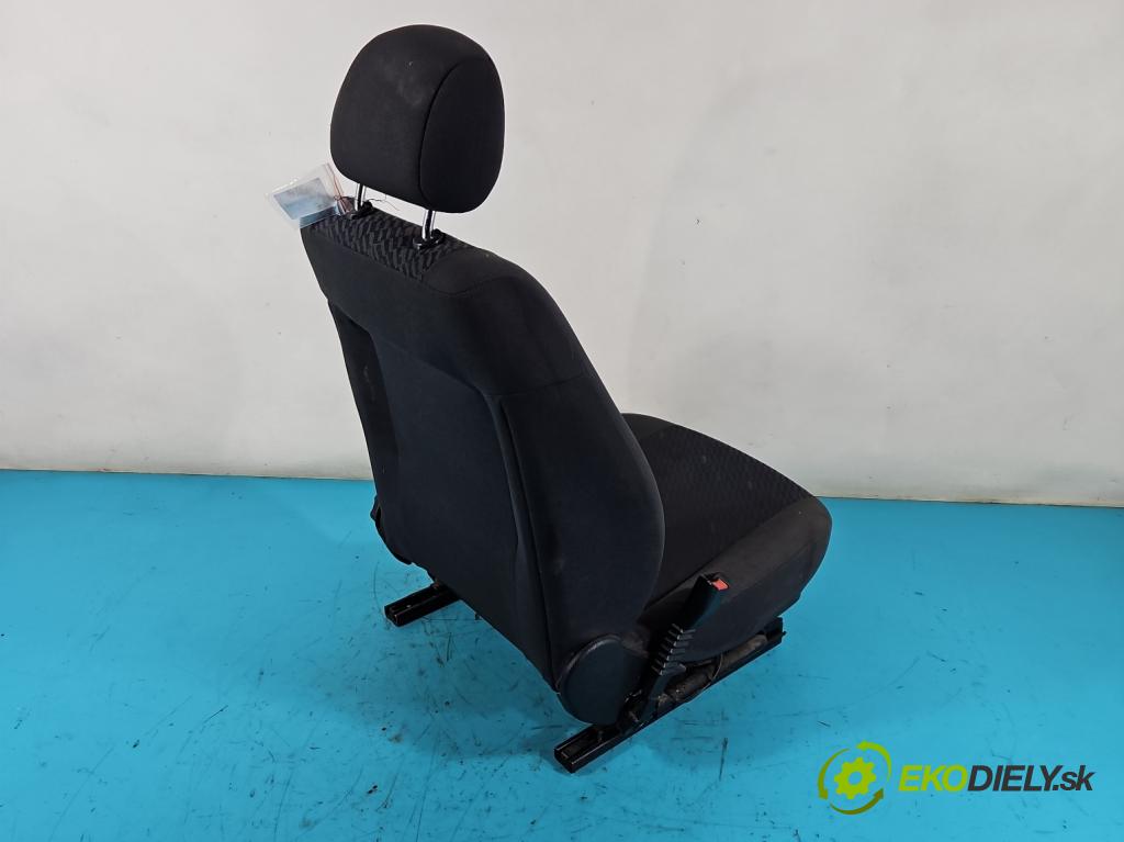 Opel Astra II 1998-2009 1.7 dti 75 HP manual 55 kW 1686 cm3 5- Sedačka ľavý  (Sedačky, sedadlá)