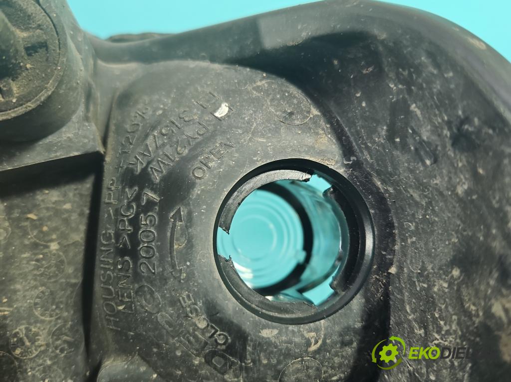 Audi A4 B5 1994-2001 1.9 tdi 110 HP manual 81 kW 1896 cm3 5- Reflektor: pravý  (Pravé)