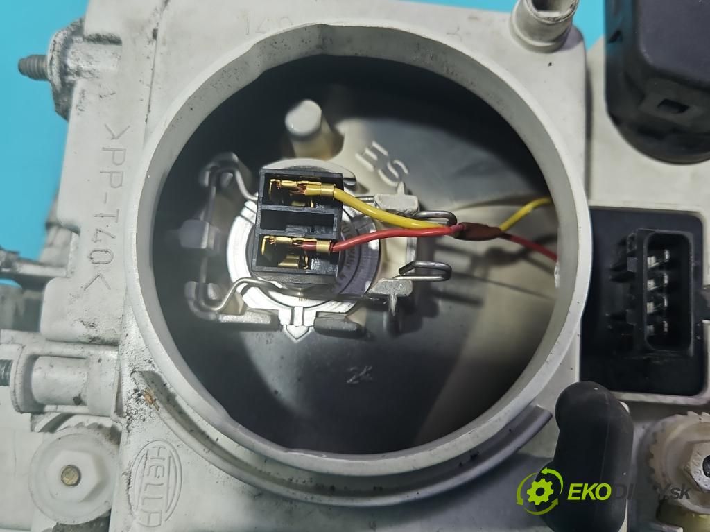 Volvo S40 I 1995-2004 1.9 dci 102 HP manual 75 kW 1870 cm3 4- Reflektor: pravý 30899679 (Pravé)