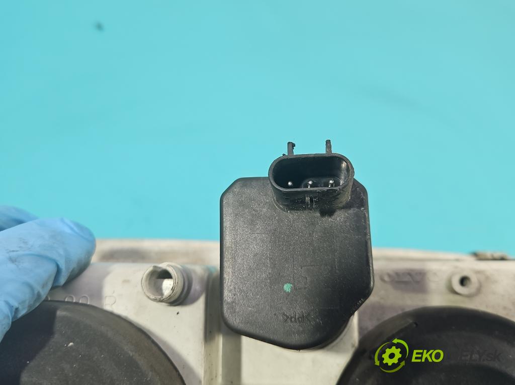 Volvo S40 I 1995-2004 1.9 dci 102 HP manual 75 kW 1870 cm3 4- Reflektor: pravý 30899679 (Pravé)