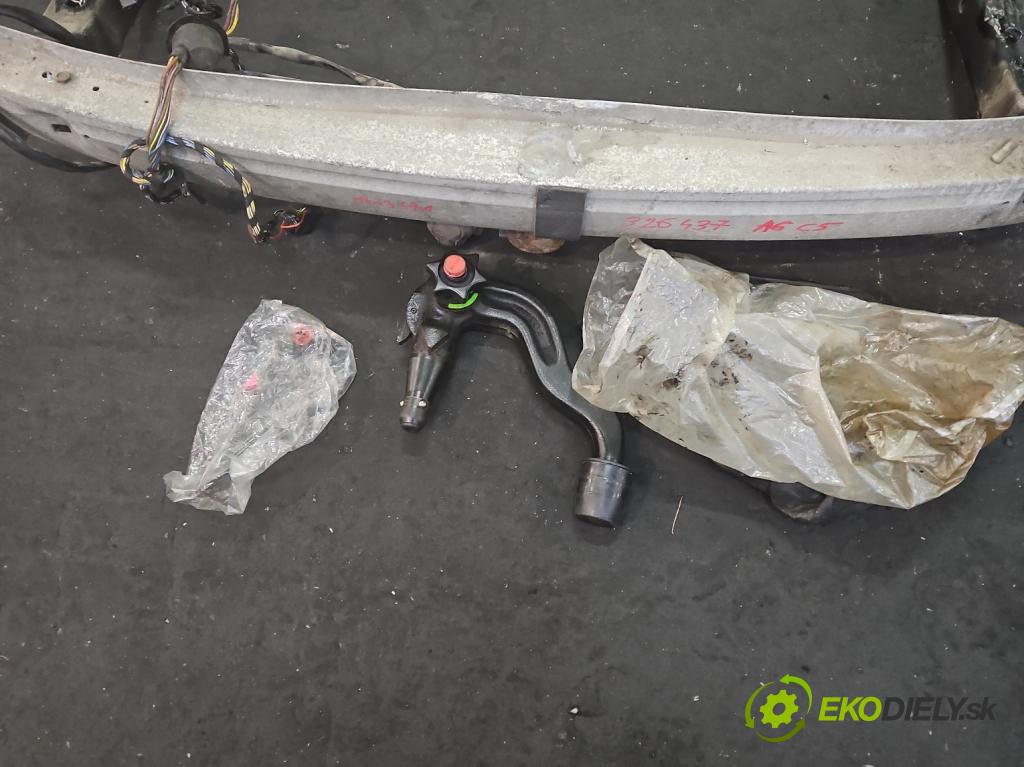 Audi A6 C5 1997-2004 2.4 V6 165 hp automatic 121 kW 2393 cm3 5- oko tažné 4B0092155D (Tažná zařízení)