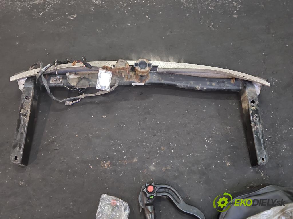 Audi A6 C5 1997-2004 2.4 V6 165 hp automatic 121 kW 2393 cm3 5- oko tažné 4B0092155D (Tažná zařízení)