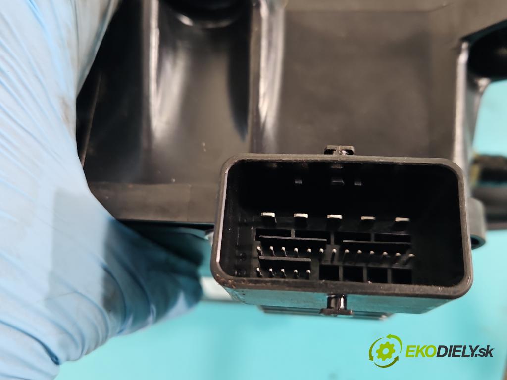 Citroen DS5 2011-2015 1.6 THP 156 HP automatic 115 kW 1598 cm3 5- Brzda manuál: elektrický: 9670452780 (Ručné brzdy)