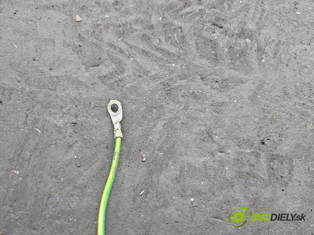 Citroen DS5 2011-2015 1.6 THP 156 hp automatic 115 kW 1598 cm3 5- oko tažné  (Tažná zařízení)