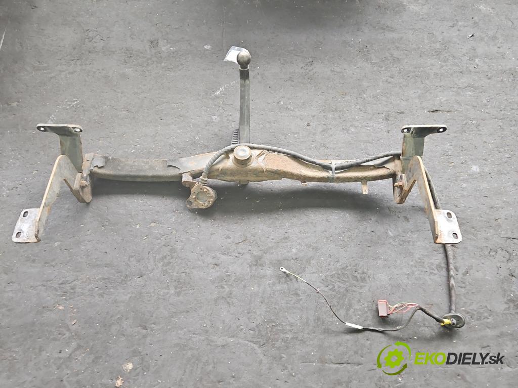 Citroen DS5 2011-2015 1.6 THP 156 hp automatic 115 kW 1598 cm3 5- oko tažné  (Tažná zařízení)