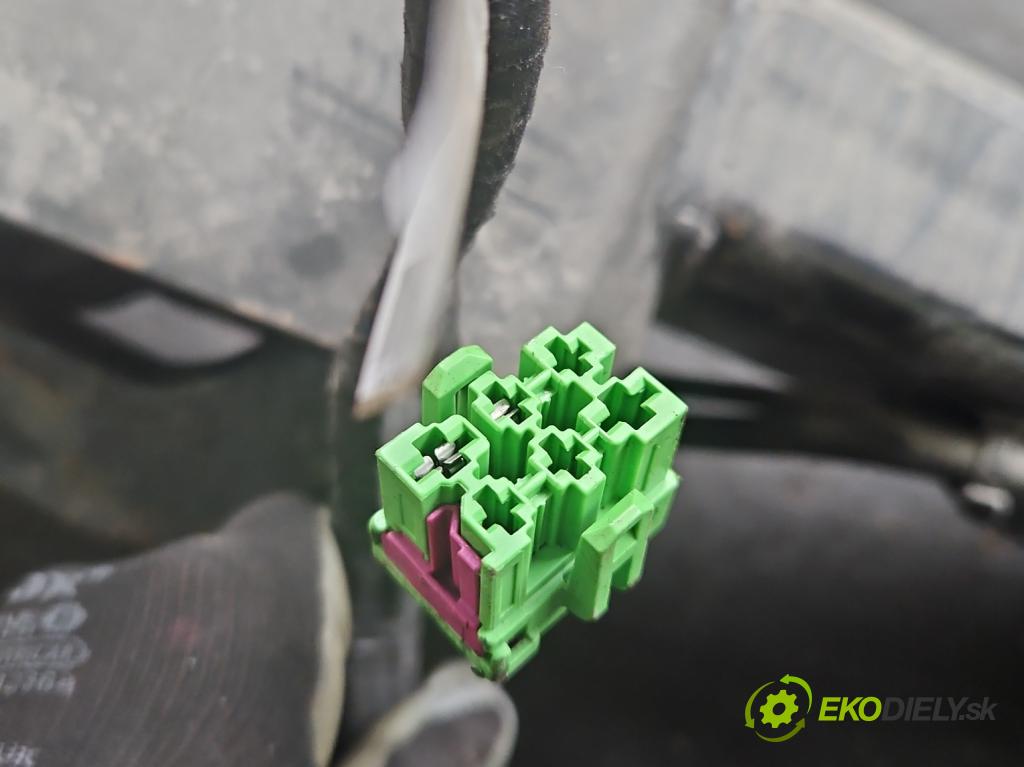 Porsche Cayenne II 2010-2017 4.8 V8 Turbo 500KM automatic 368 kW 4806 cm3 5- oko tažné 7P5803881B (Tažná zařízení)