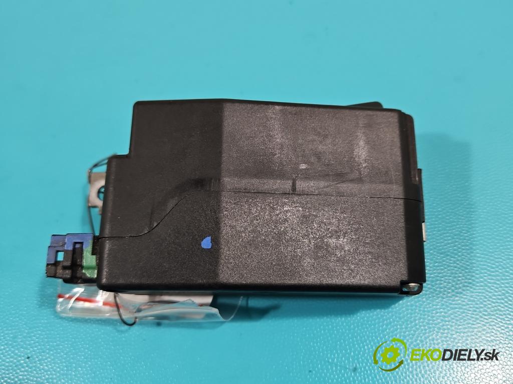 Porsche Cayenne II 2010-2017 4.8 V8 Turbo 500KM automatic 368 kW 4806 cm3 5- Blokáda: řízení: 7PP905852C (Ostatné)