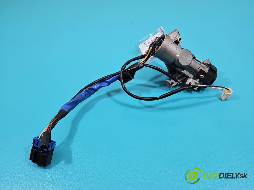 Kia Rio I 1999-2005 1.5 16V 97KM manual 71 kW 1493 cm3 5- Spínačka  (Spínacie skrinky a kľúče)