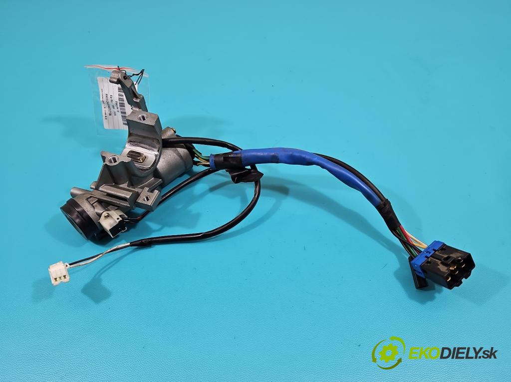 Kia Rio I 1999-2005 1.5 16V 97KM manual 71 kW 1493 cm3 5- Spínačka  (Spínacie skrinky a kľúče)