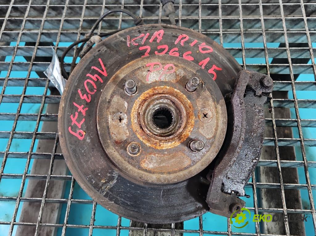 Kia Rio I 1999-2005 1.5 16V 97KM manual 71 kW 1493 cm3 5- náboj pravé  (Náboje)