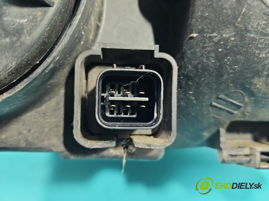 Kia Rio I 1999-2005 1.5 16V 97KM manual 71 kW 1493 cm3 5- Reflektor: pravý (Pravé)