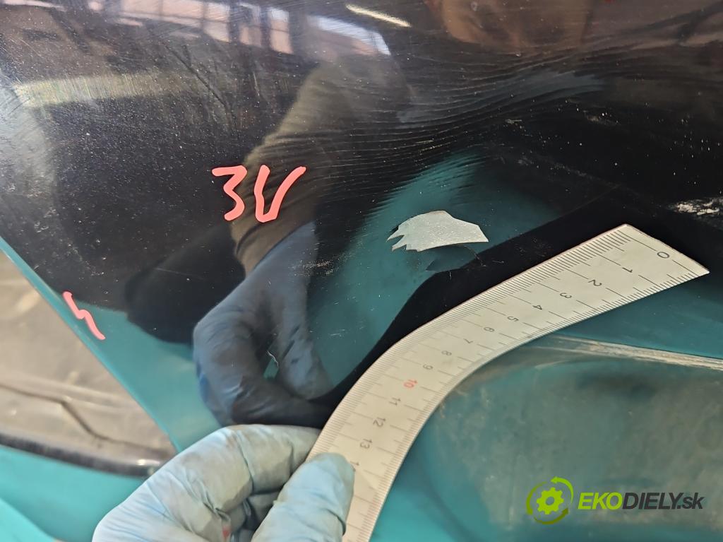 Porsche Cayenne II 2010-2017 4.8 V8 Turbo 500KM automatic 368 kW 4806 cm3 5- zadní kufrové dveře  (Zadní kapoty)