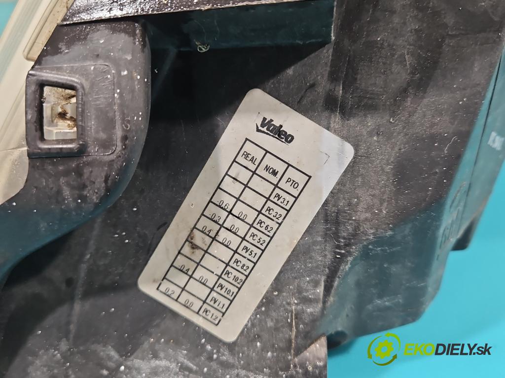 Opel Vectra C 2002-2008 1.9 cdti 150 HP manual 110 kW 1910 cm3 5- Reflektor: pravý 13251940 (Pravé)