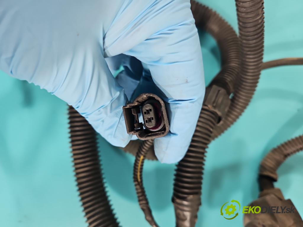 Porsche Cayenne II 2010-2017 4.8 V8 Turbo 500KM automatic 368 kW 4806 cm3 5- skříňka pojistková  (Pojistkové skříňky)