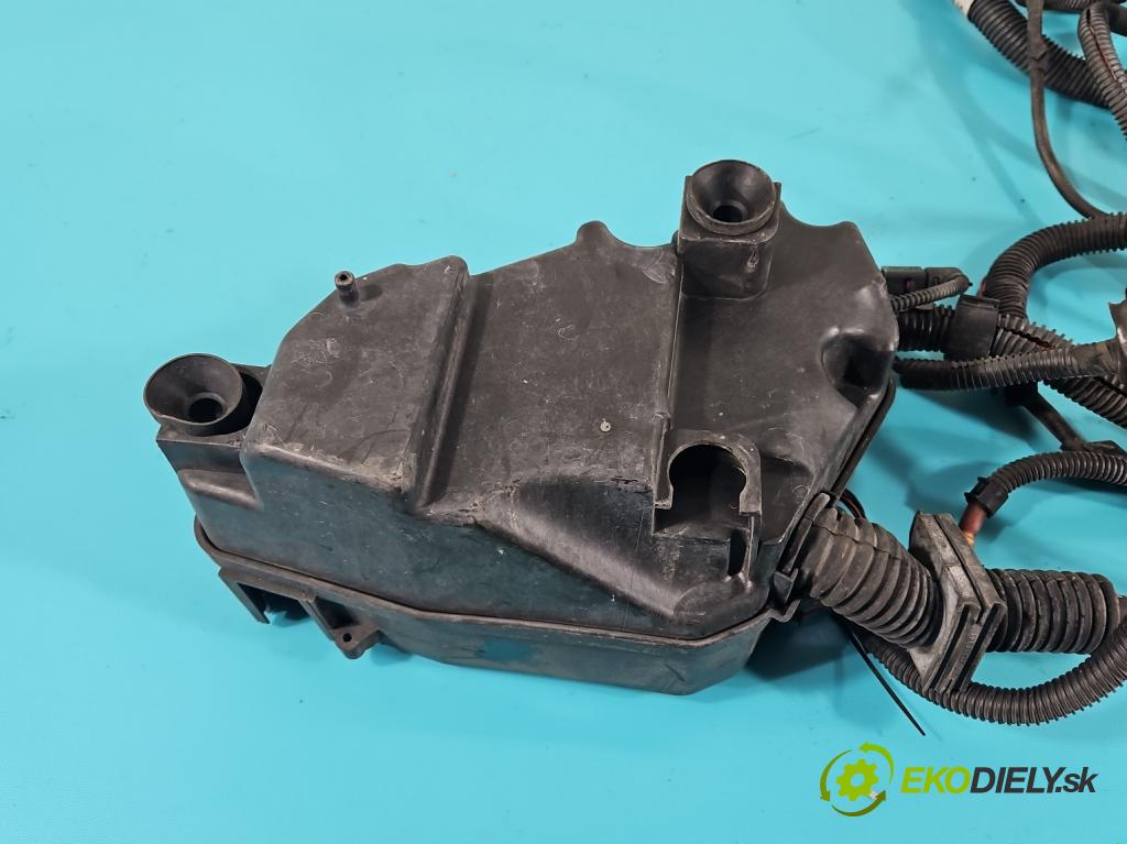 Porsche Cayenne II 2010-2017 4.8 V8 Turbo 500KM automatic 368 kW 4806 cm3 5- skříňka pojistková  (Pojistkové skříňky)