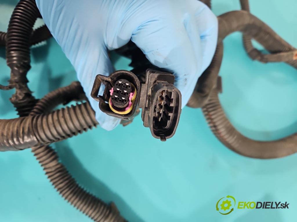 Porsche Cayenne II 2010-2017 4.8 V8 Turbo 500KM automatic 368 kW 4806 cm3 5- skříňka pojistková  (Pojistkové skříňky)