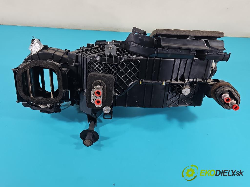 Porsche Cayenne II 2010-2017 4.8 V8 Turbo 500KM automatic 368 kW 4806 cm3 5- radiátor 7P5820005B (Radiátory topení)