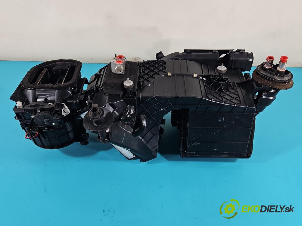 Porsche Cayenne II 2010-2017 4.8 V8 Turbo 500KM automatic 368 kW 4806 cm3 5- radiátor 7P5820005B (Radiátory topení)