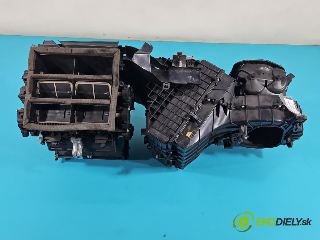 Porsche Cayenne II 2010-2017 4.8 V8 Turbo 500KM automatic 368 kW 4806 cm3 5- radiátor 7P5820005B (Radiátory topení)