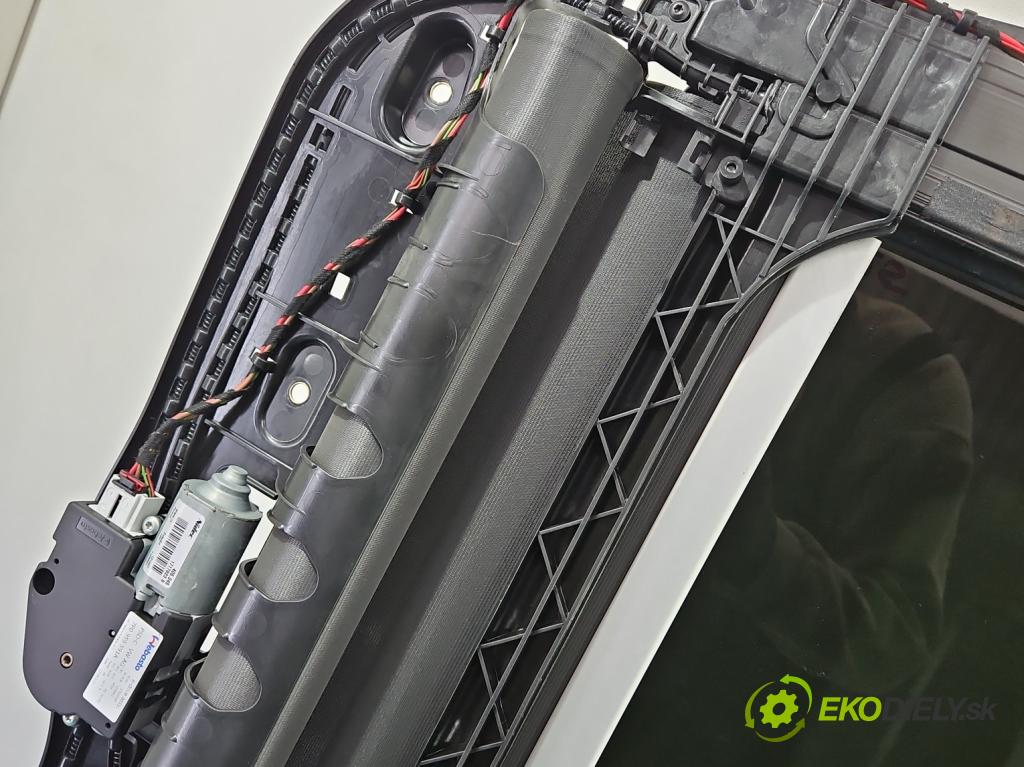 Porsche Cayenne II 2010-2017 4.8 V8 Turbo 500KM automatic 368 kW 4806 cm3 5- Střešní okno:  (Okna karoserie)