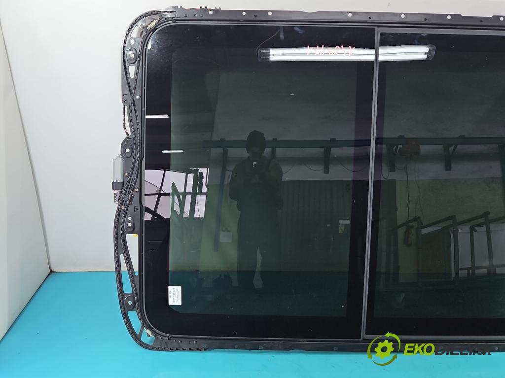 Porsche Cayenne II 2010-2017 4.8 V8 Turbo 500KM automatic 368 kW 4806 cm3 5- Střešní okno:  (Okna karoserie)