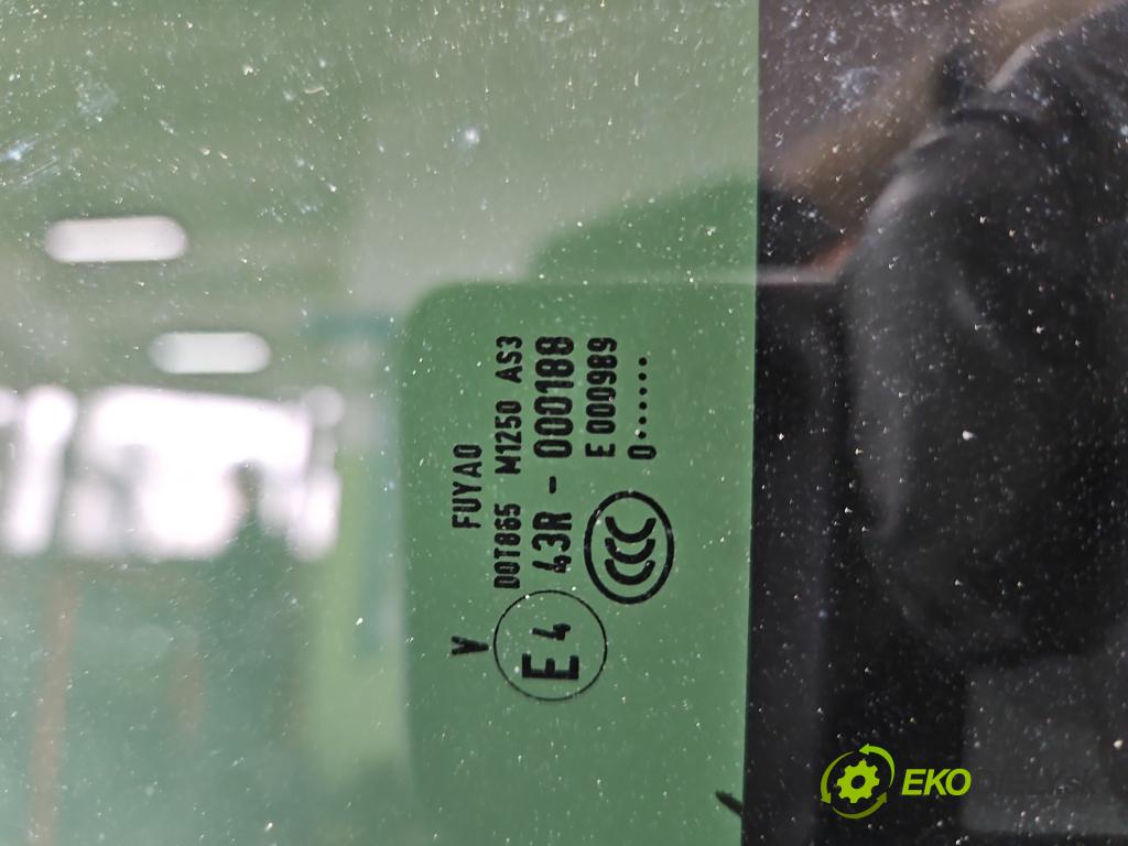 Porsche Cayenne II 2010-2017 4.8 V8 Turbo 500KM automatic 368 kW 4806 cm3 5- Střešní okno:  (Okna karoserie)