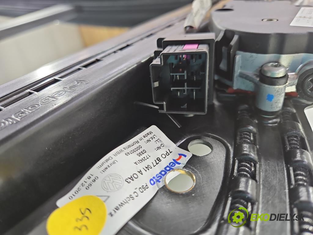 Porsche Cayenne II 2010-2017 4.8 V8 Turbo 500KM automatic 368 kW 4806 cm3 5- Střešní okno:  (Okna karoserie)