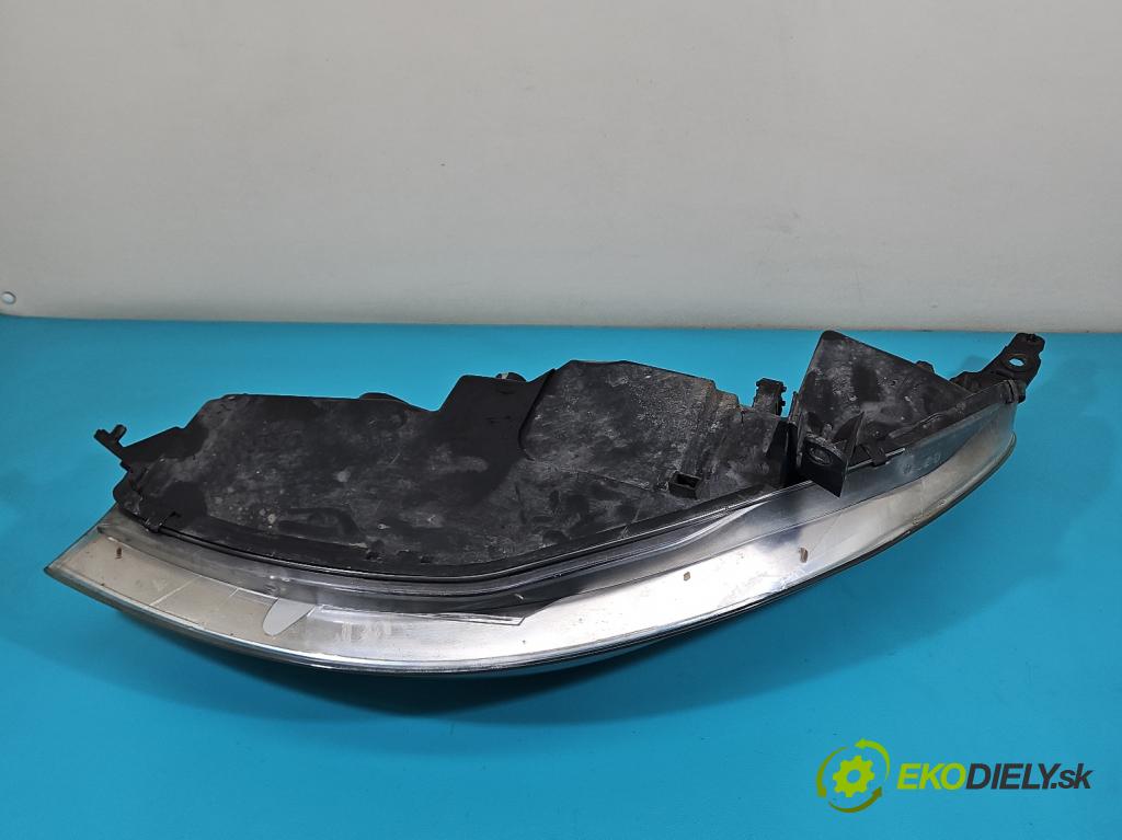 Peugeot 407 1.6 hdi 109 HP manual 80 kW 1560 cm3 4- Reflektor: pravý 0301213202 (Pravé)
