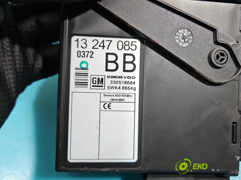 Opel Tigra B 2004-2009 1.4 16V 90 HP manual 66 kW 1364 cm3 2- riadiaca jednotka motora 0261208394