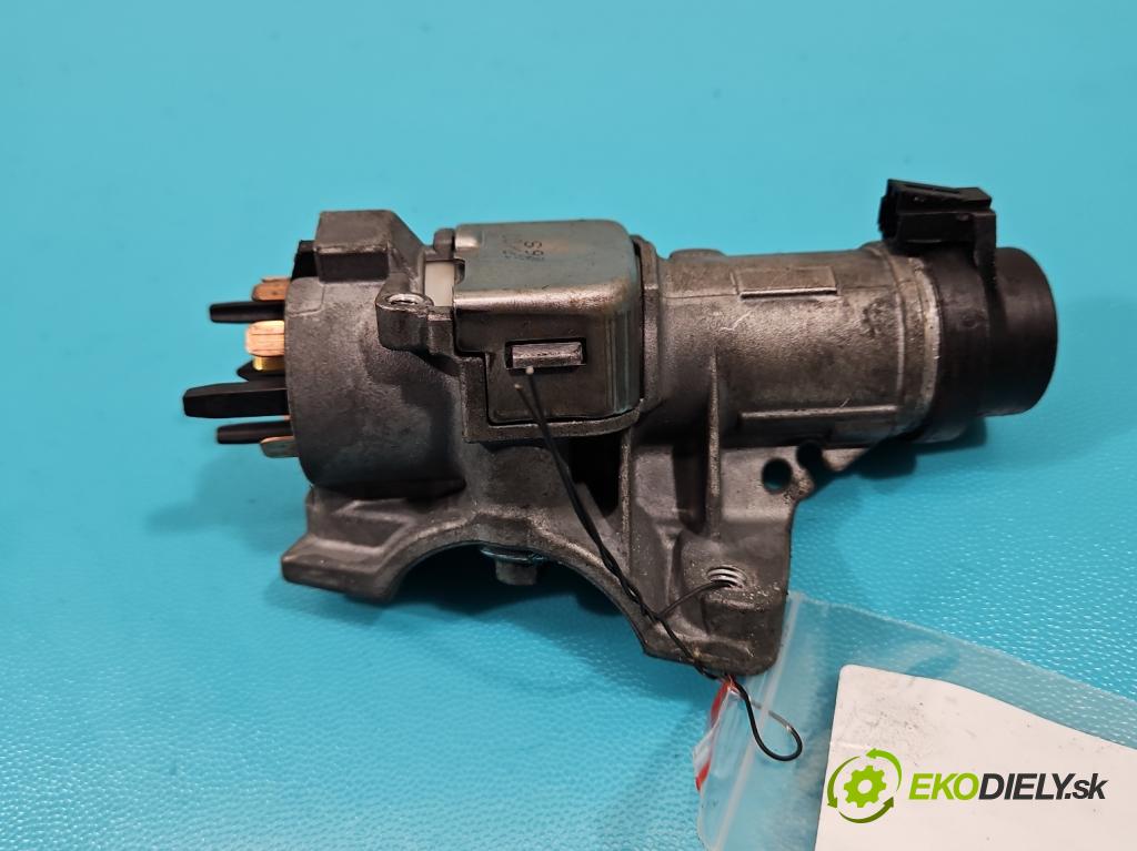 Vw Passat B5 1995-2005 1.9 tdi 101 HP manual 74 kW 1896 cm3 5- Spínačka  (Spínacie skrinky a kľúče)